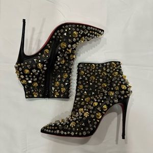 CHRISTIAN LOUBOUTINS-Rockstar Studded